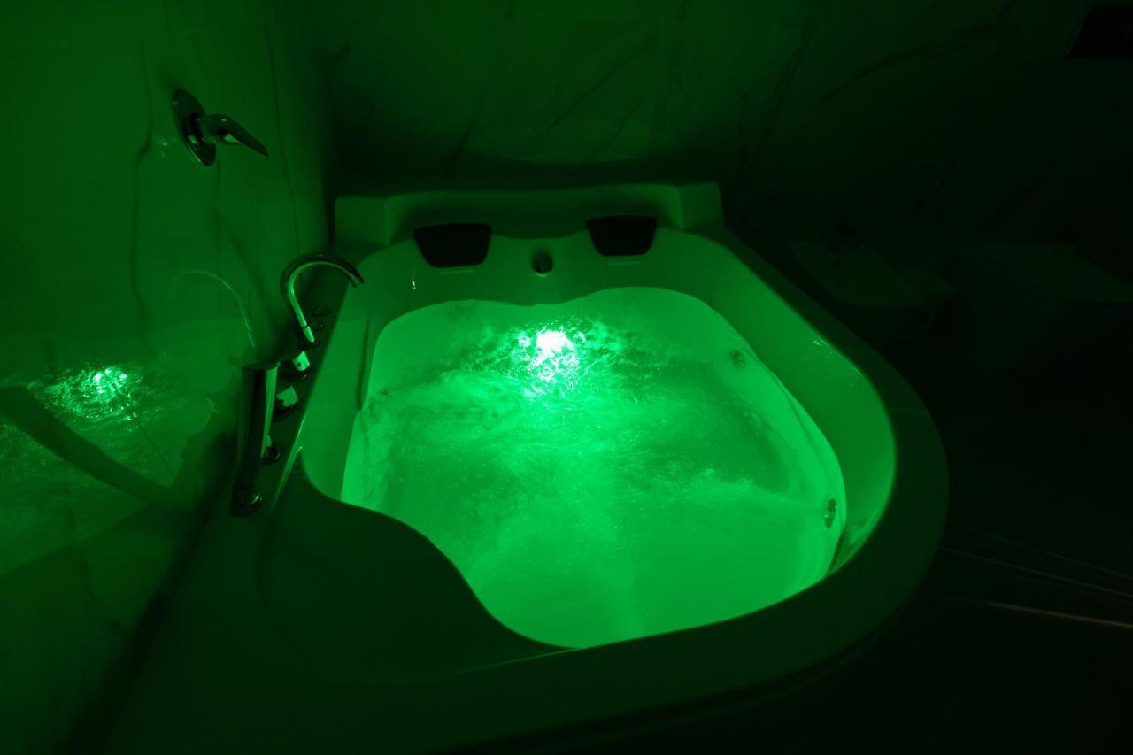 My Brilliant Home With Jacuzzi 2 Steps From St Toledo Naples Exterior photo