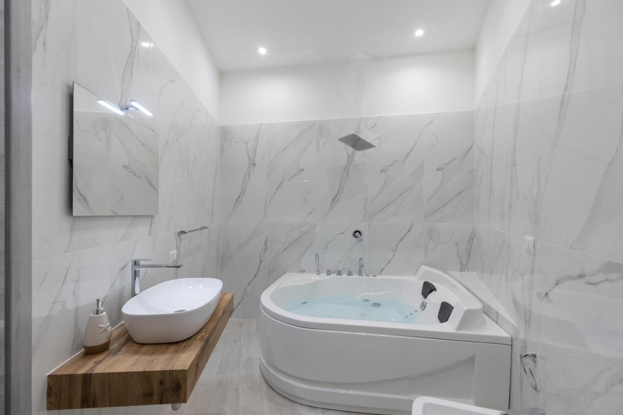 My Brilliant Home With Jacuzzi 2 Steps From St Toledo Naples Exterior photo
